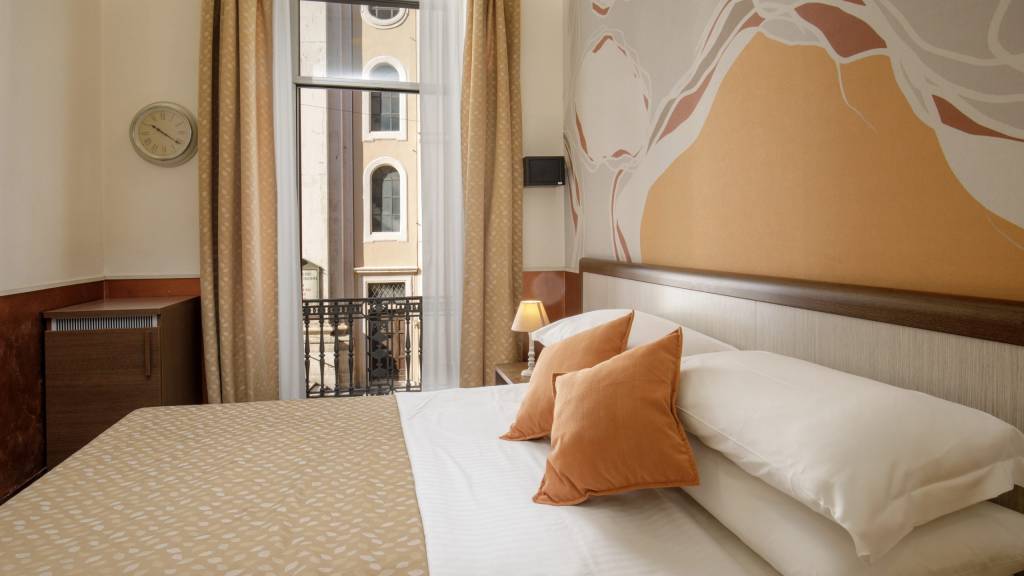 corso-grand-suite-roma-camera-matrimoniale-superior-IMG-0597