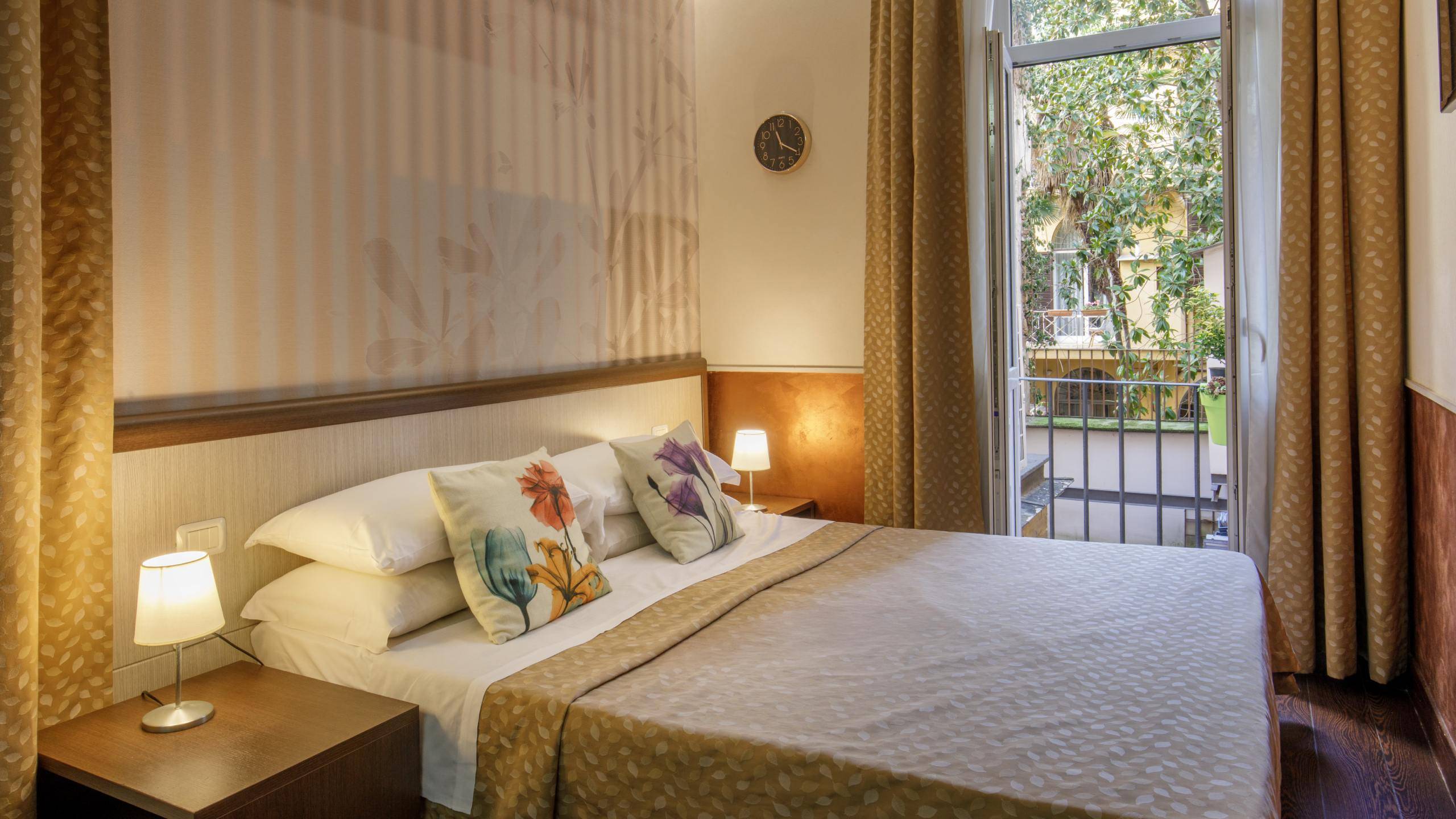corso-grand-suite-roma-camera-matrimoniale-doppia-IMG-0672