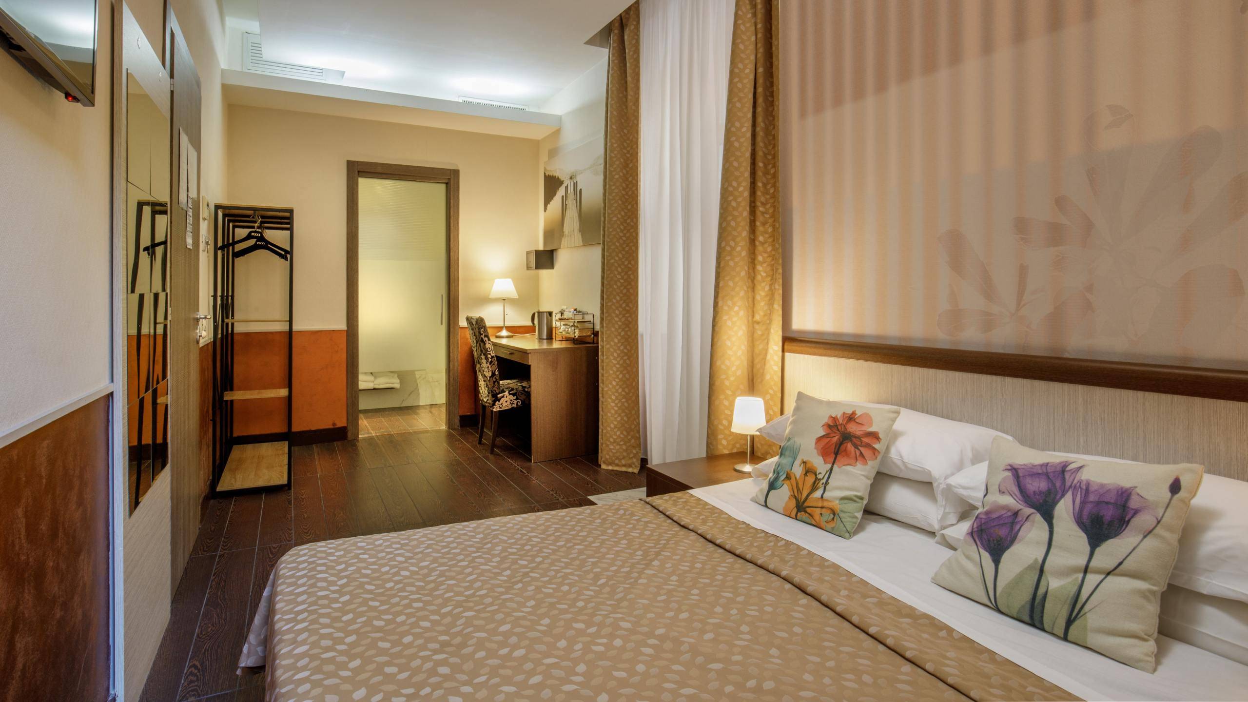 corso-grand-suite-roma-camera-matrimoniale-doppia-IMG-0675